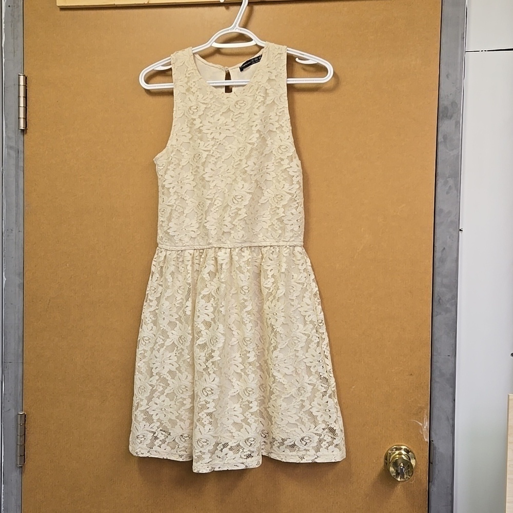 Atmosphere Size UK 6 Beige Floral Lacy Sleeveless Mini Dress